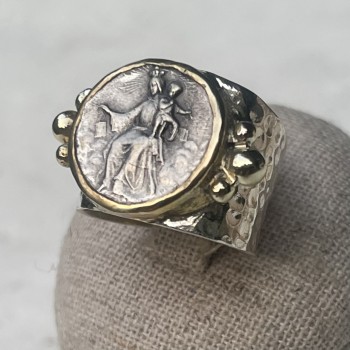 BAGUE RELIGIEUSE MARTELÉE pièce unique