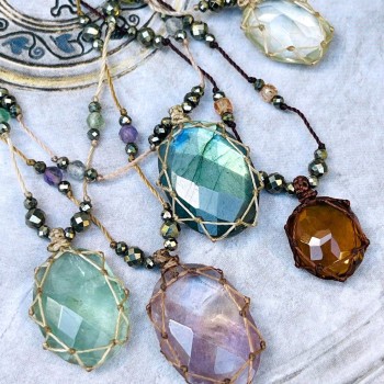 OPALE EYE NECKLACE